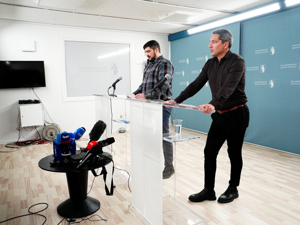 كتيب للبقاء 5 أيام.. غرينلاند ترفع جاهزية مواطنيها لمواجهة “الطوارئ”