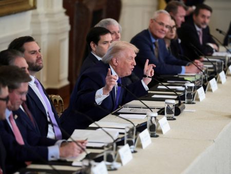 رويترز: واشنطن تسمح للصين بشراء نفط فنزويلا بأسعار أعلى من حقبة مادورو