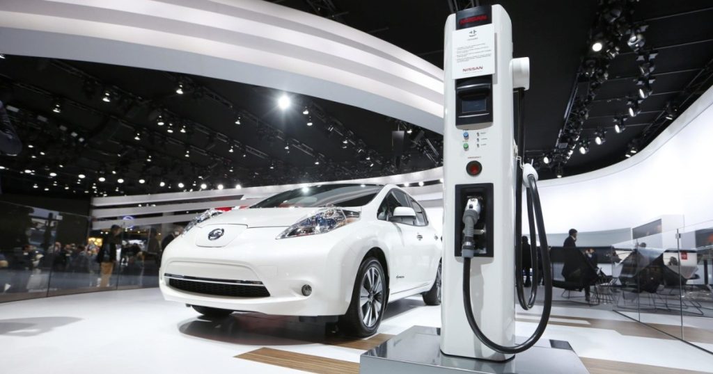 أخطاء شائعة عند شحن سيارتك الكهربائية.. تعرف عليها