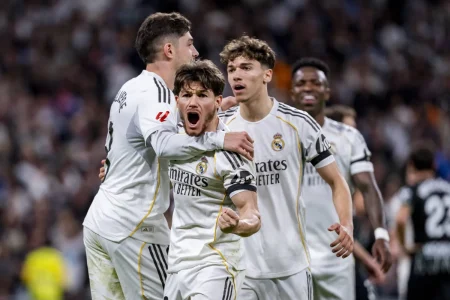 ريال مدريد يقدم على إلتشي برباعية ويشعل صراع الصدارة