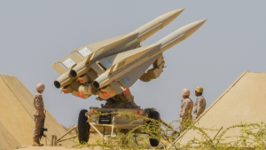 الدفاع الجوي السعودي ينجح في التصدي لصواريخ كروز ومسيّرات ويؤكد جاهزيته