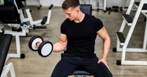 دراسة حديثة تنسف خرافة الأوزان الثقيلة لبناء العضلات