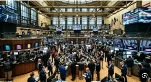 تحركات حادة بأسواق العالم.. برنت إلى 88 دولاراً والذهب يرتد والأسهم تصعد – أخبار السعودية