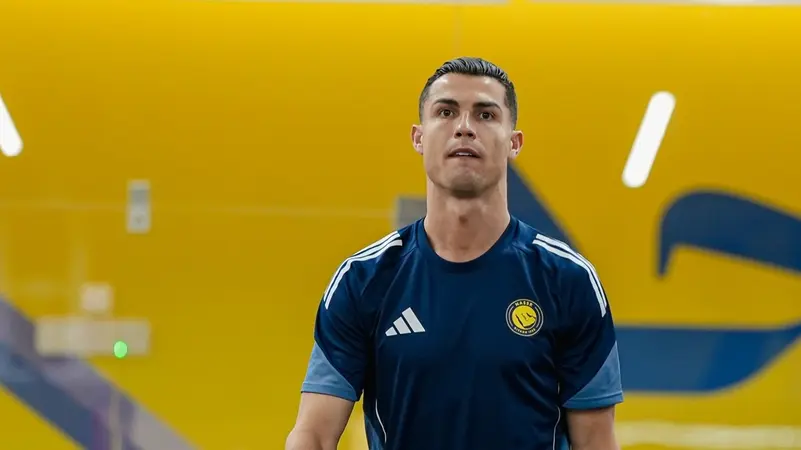 كريستيانو رونالدو ينفي شائعات رحيله بتواجده في تدريبات فريقه