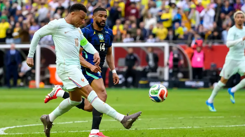 فرنسا تفوز على البرازيل رغم النقص العددي