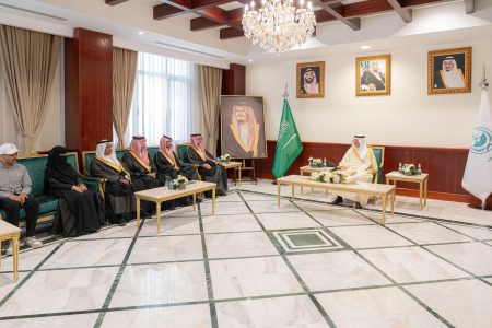 سمو محافظ الأحساء يُكرّم تقنية الأحساء للبنين والبنات أبطال البطولة الوطنية VEX U