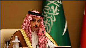 وزير الخارجية ونظيره البحريني يبحثان تعزيز العلاقات وتطورات المفاوضات الأمريكية الإيرانية
